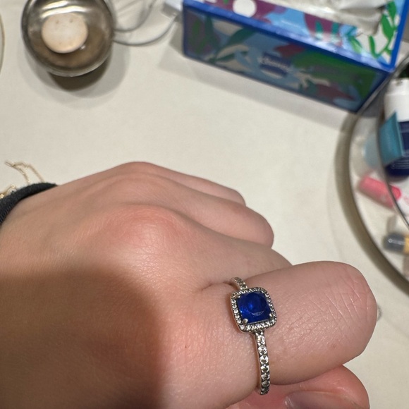 Elegant Blue Silver Ring - Picture 2 of 3